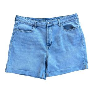 Old Navy Wow High Rise Bermuda Cuffed Jean Shorts Women Plus Size 18 Light Wash